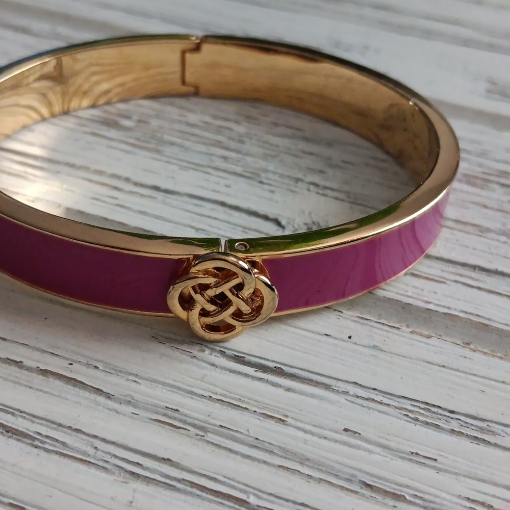 Stella & Dot Lindsay Pink Enamel clamper cuff bracelet Goldtone Celtic knot